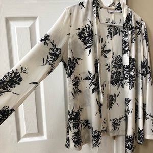 Lush women’s blouse - flower print - Size M